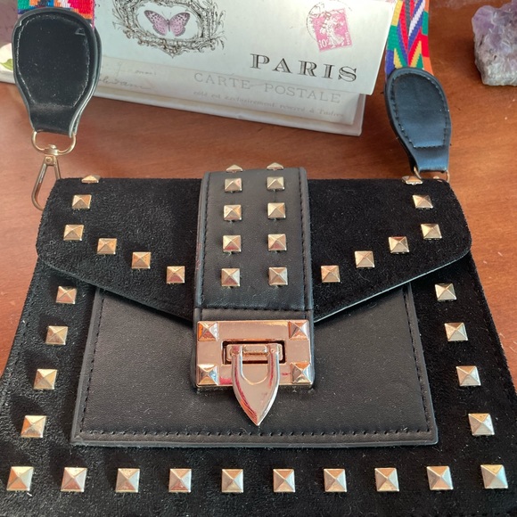 Crossbody Purse with guitar like strap - Picture 6 of 6